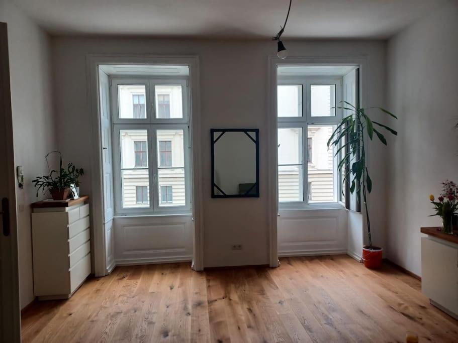 Sehr Zentral Gelegen Viena Exterior foto